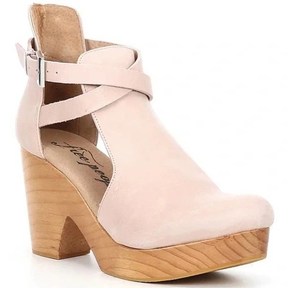 Free People Shoes - Free People Cedar Leather Buckle Platform Wood Clogs Pink 9